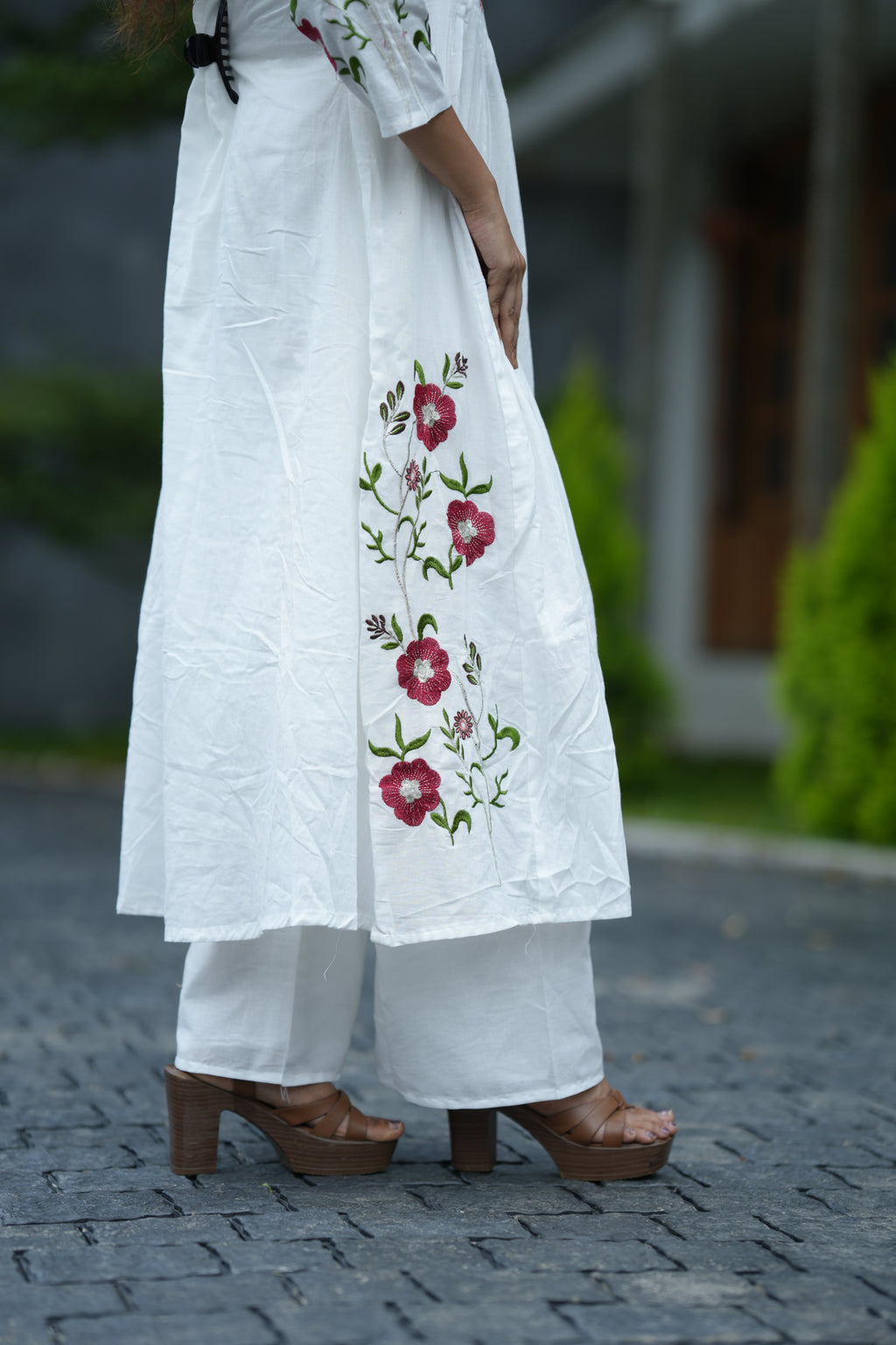 MIRA EMBROIDERED MUL COTTON SUIT SET (WHITE)