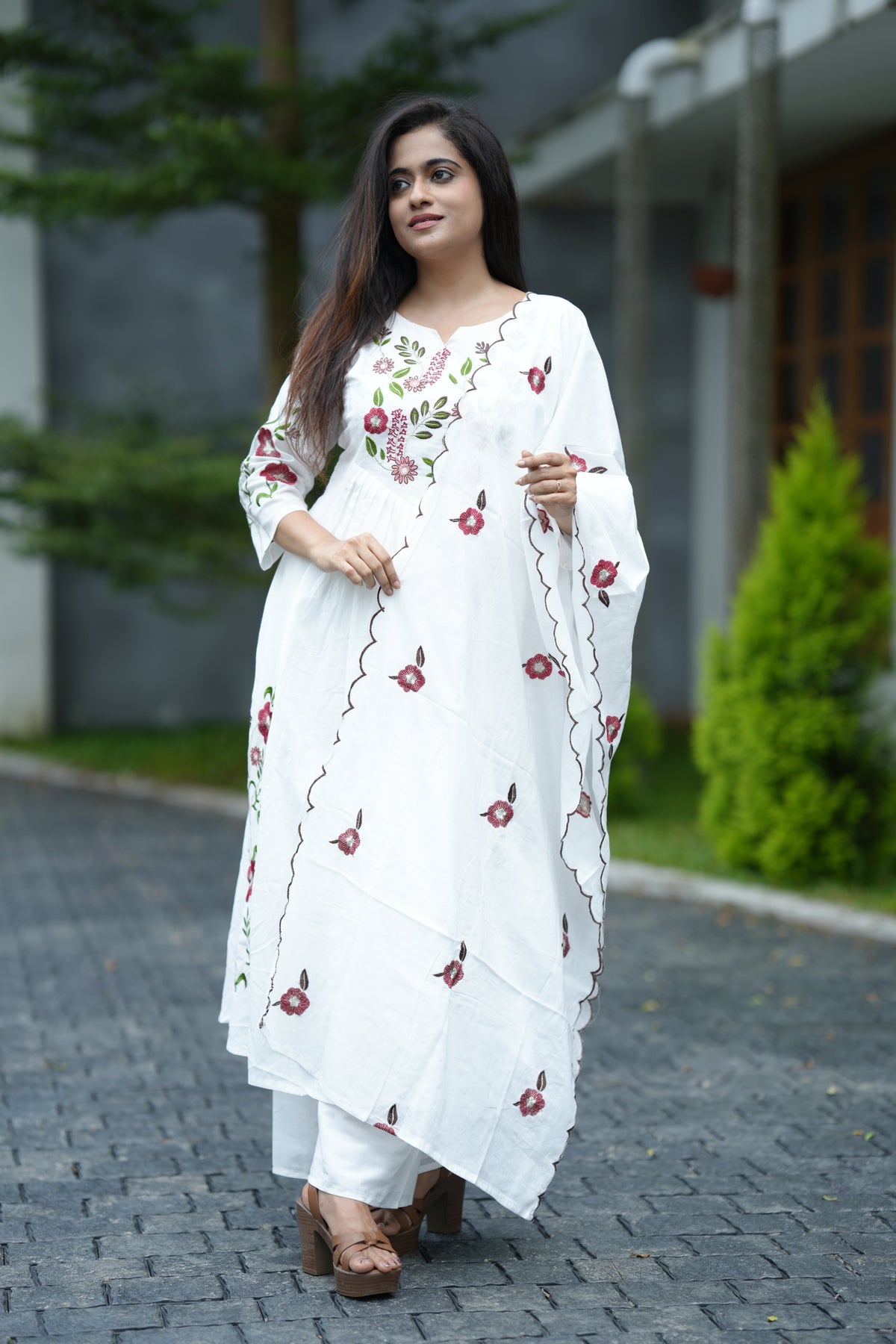 MIRA EMBROIDERED MUL COTTON SUIT SET (WHITE)