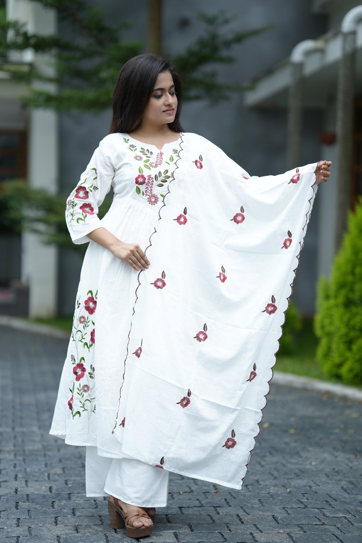MIRA EMBROIDERED MUL COTTON SUIT SET (WHITE)