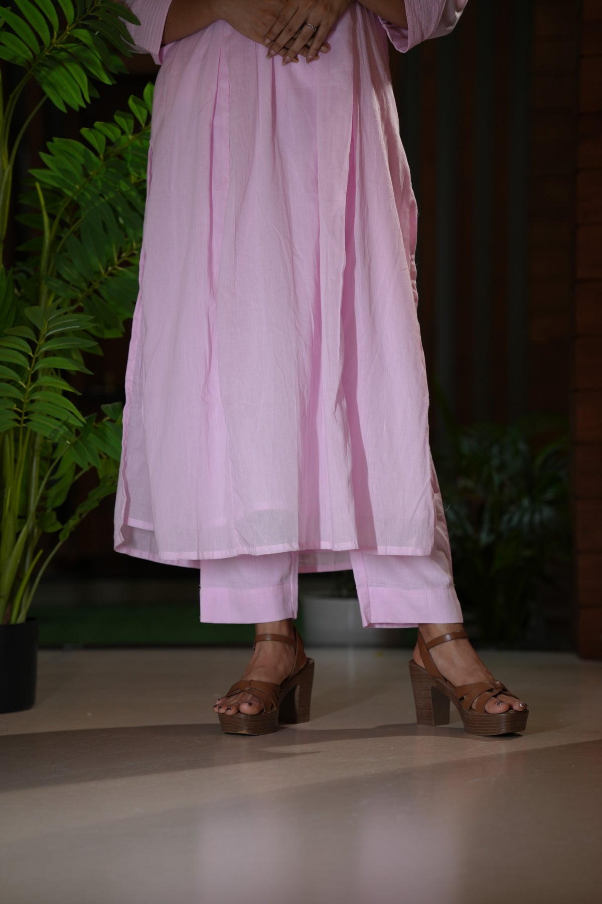 LILY EMBRIODERED MUL COTTON SUIT SET (PINK)