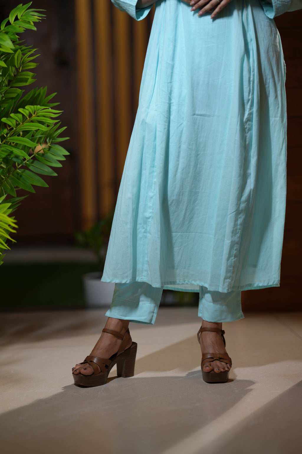 LILY EMBRIODERED MUL COTTON SUIT SET (BLUE)