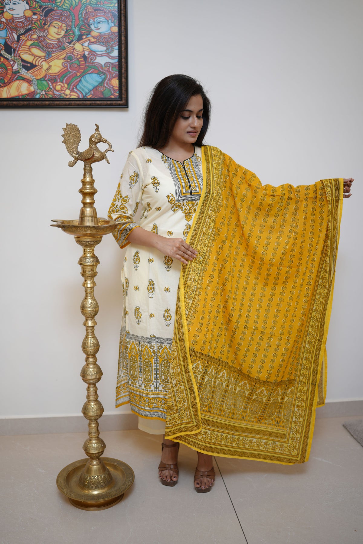 AMBER PAISLEY COTTON SUIT SET (IVORY)